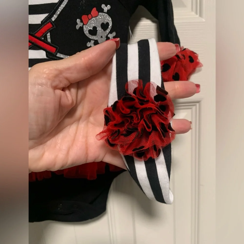 NWT Pirate Onesie and Headband Halloween Costume Size 3 Months